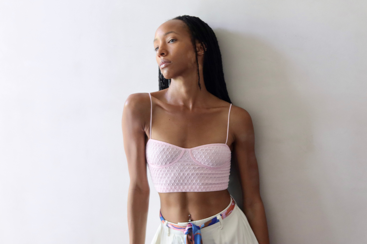 Soft natural light portrait of Lunah Moore with soft shadows